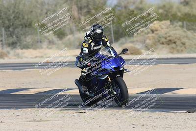 media/Jan-15-2026-Racers Edge (Thu) [[dfebeb70ab]]/2-A Group/Session 5 Turn 2/